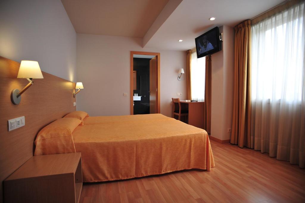 Hotel Windsor Santiago de Compostela Exterior photo