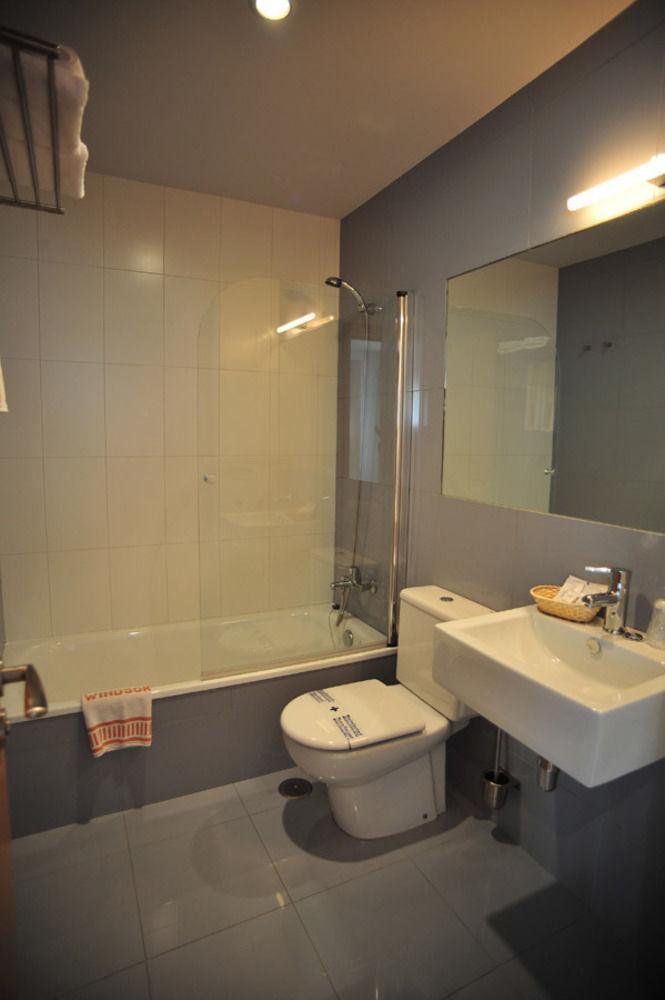 Hotel Windsor Santiago de Compostela Exterior photo