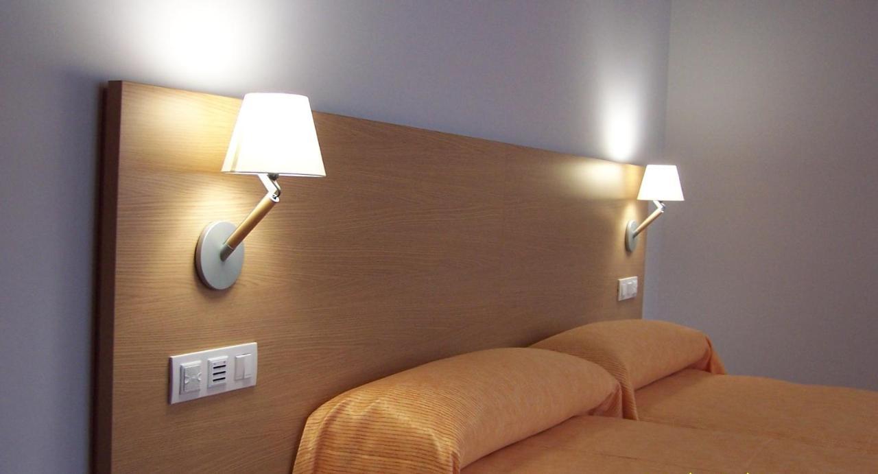 Hotel Windsor Santiago de Compostela Exterior photo